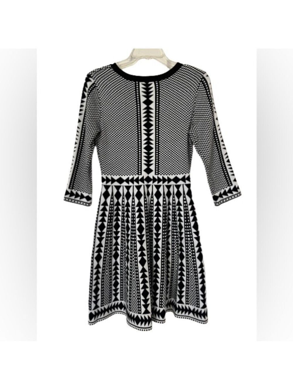 *NWOT* Nina Leonard Geometric Print Sweater Dress. Size S - Picture 4 of 6